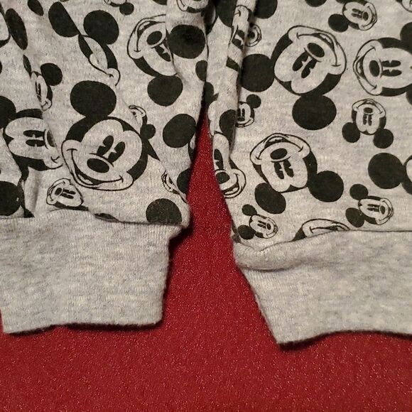 Disney Infant Mickey Long Sleeve Onesie and Mickey Pants Size 0-3M - Picture 3 of 6